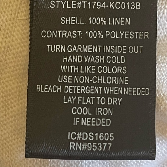 White sleeveless top from Sanctuary. Very lite fabric. Size S - Picture 5 of 5